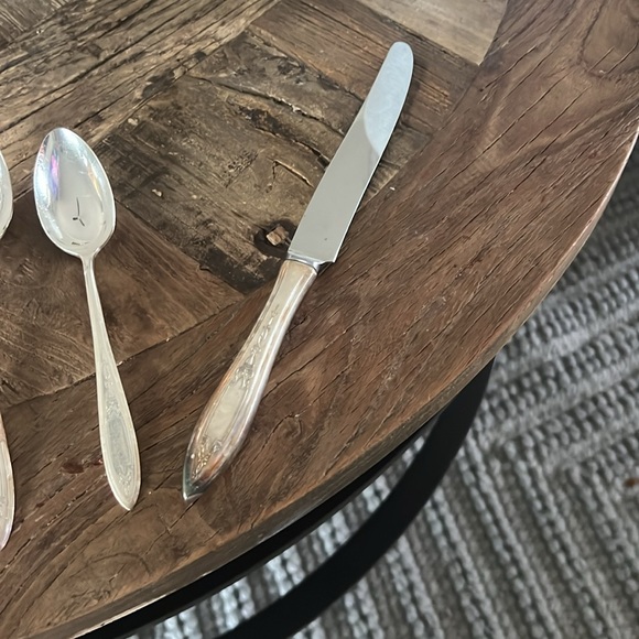 Vintage Oneida 5 pc Flatware Set: - Picture 9 of 16